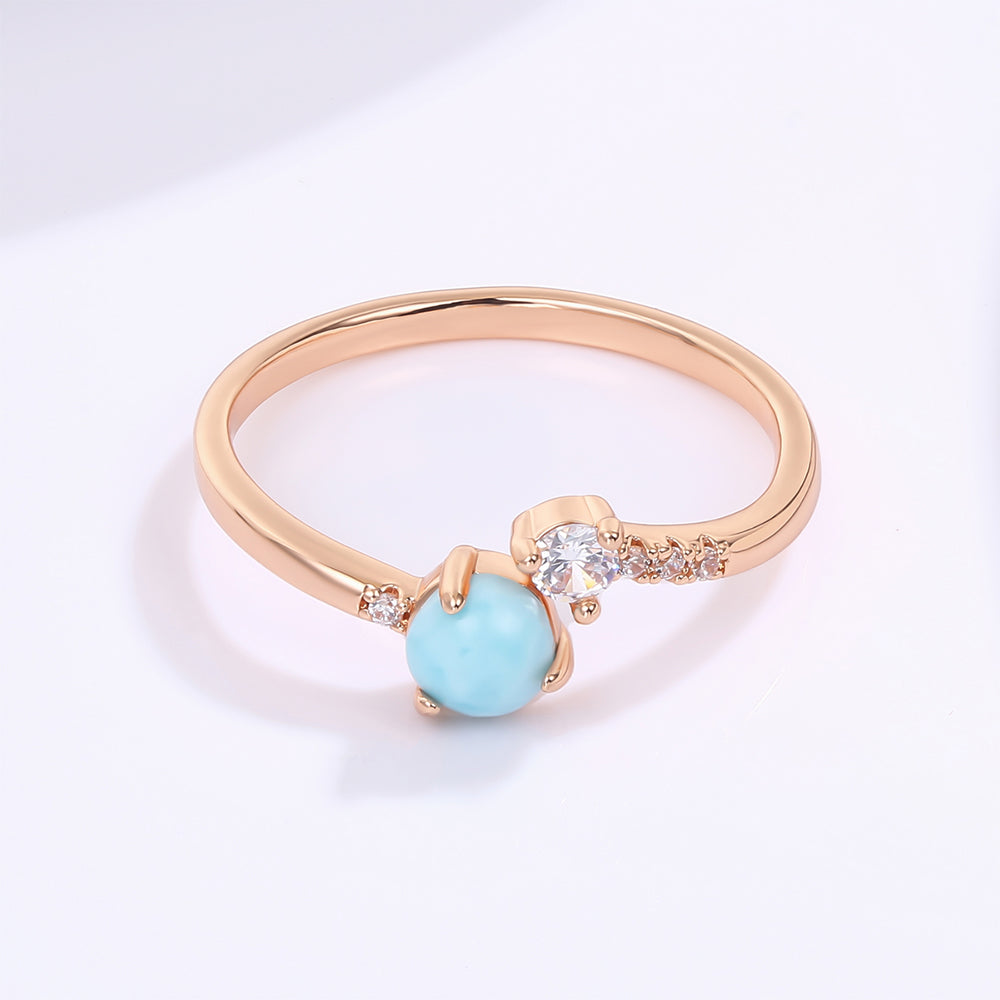 Pozlacená slitina Prsten s Modrým Emporia® Křišťálem a Bílým Emporia® Křišťálem přibližná hmotnost: 10 gramů