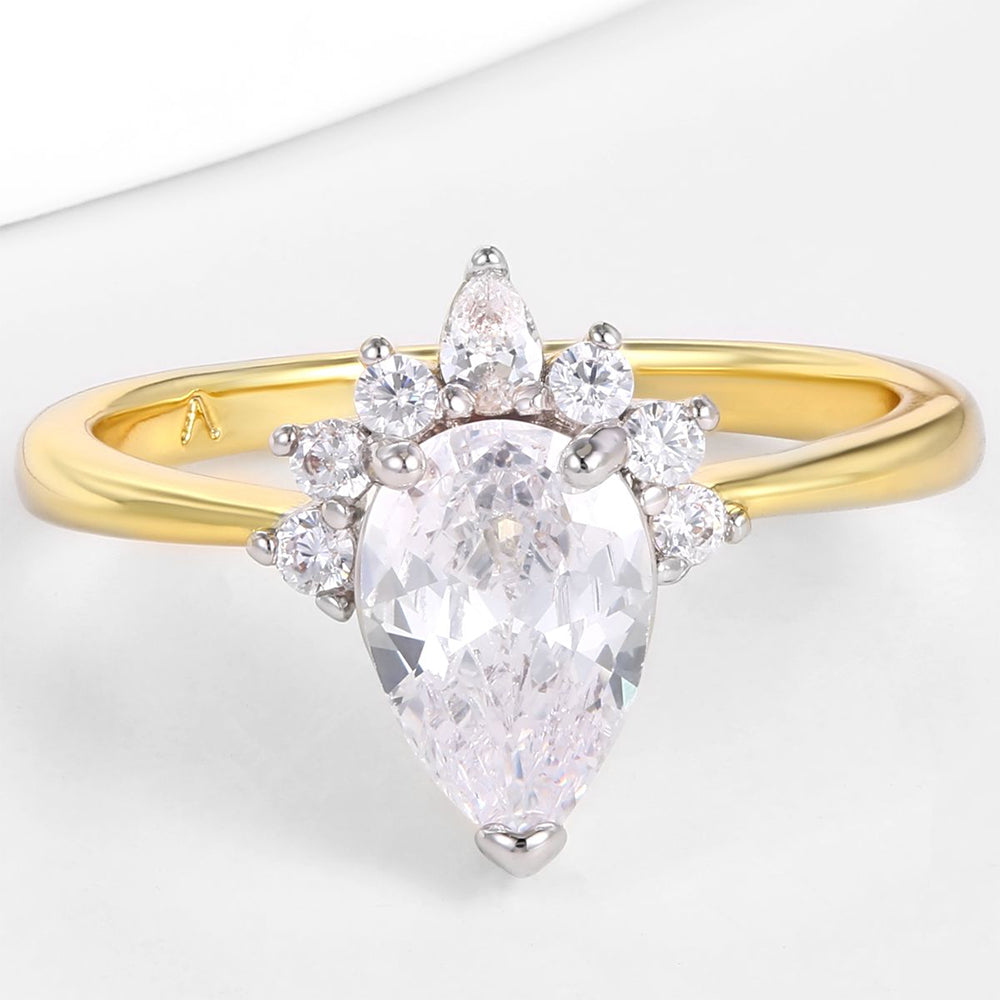 Pozlacená slitina Prsten s Bílým Emporia® Křišťálem přibližná hmotnost: 10 gramů