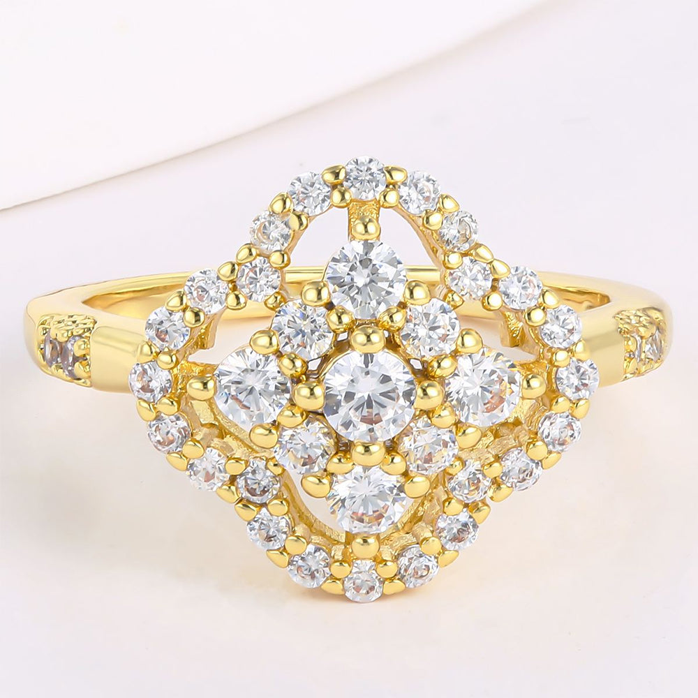 Pozlacená slitina Prsten s Bílým Emporia® Křišťálem přibližná hmotnost: 10 gramů