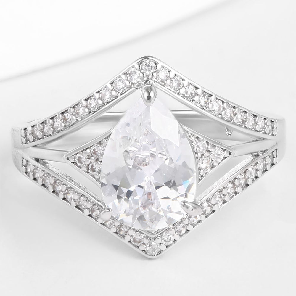 Pozlacená slitina Prsten s Bílým Emporia® Křišťálem přibližná hmotnost: 10 gramů