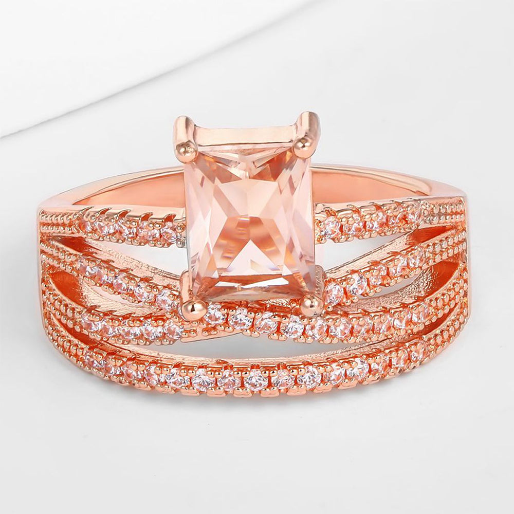 Pozlacená slitina Prsten s Bílým Emporia® Křišťálem přibližná hmotnost: 10 gramů