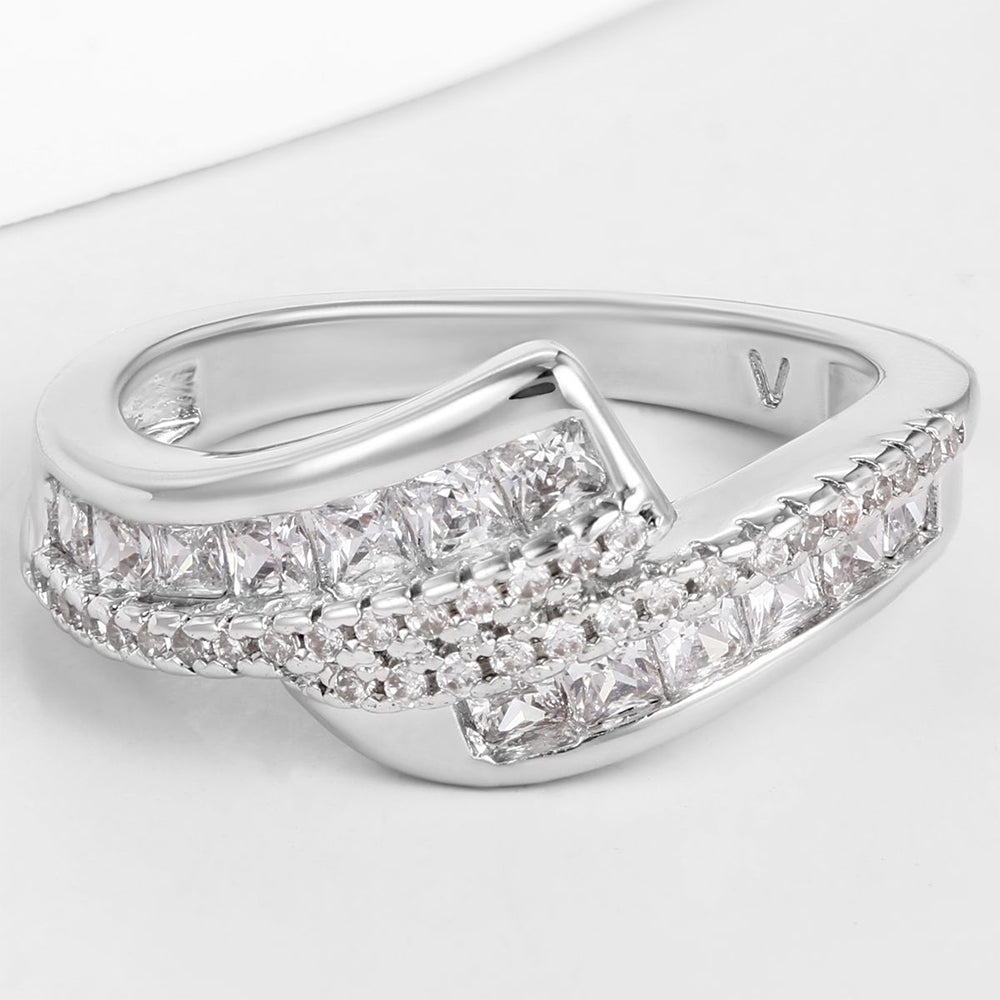 Pozlacená slitina Prsten s Bílým Emporia® Křišťálem přibližná hmotnost: 10 gramů