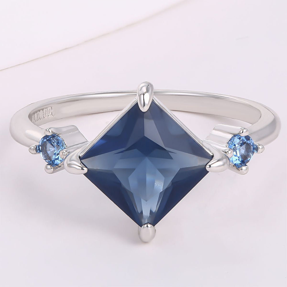 Pozlacená slitina Prsten s Modrým Emporia® Křišťálem přibližná hmotnost: 10 gramů