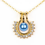 Pozlacená slitina - Sada s Bílou Sladkovodní Perlou a Bílým Emporia® Křišťálem - Karátové číslo: 3.41. přibližná hmotnost: 10 gramů ( Náhrdelník+Náušnice+Přívěsek )