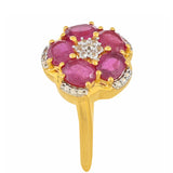 Pozlacené stříbro 925/1000 Prsten s Madagaskarským Rubínem a Bílým Topazem - Karátové číslo: 2.7. přibližná hmotnost: 3.18 gramů