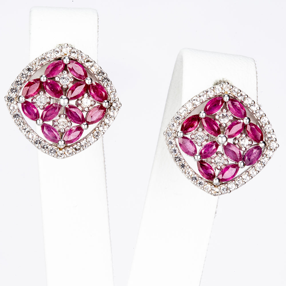 Stříbro 925/1000 Náušnice s Madagaskarským Rubínem a Bílým Topazem - Karátové číslo: 3.74. přibližná hmotnost: 6.09 gramů