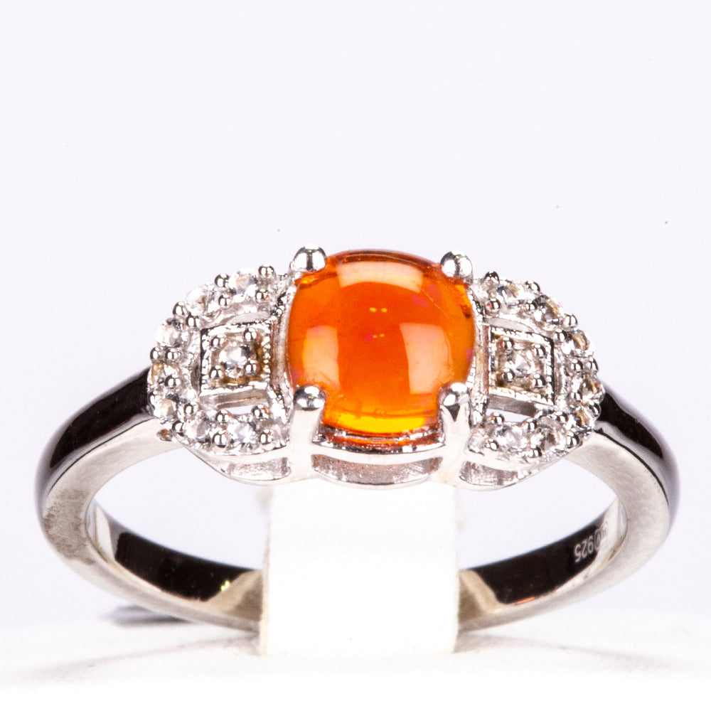 Stříbro 925/1000 Prsten s Oranžovým Opálem z Lega Dembi a Bílým Topazem - Karátové číslo: 0.66. přibližná hmotnost: 2.83 gramů